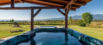 Beautiful home in Sveti Rok