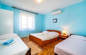 2 bedrooms, free WiFi, bed sheets