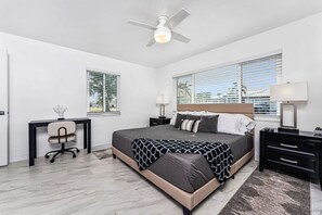 3 Schlafzimmer, Schreibtisch, Bügeleisen/Bügelbrett, Reisekinderbett