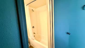 Dusche, Regendusche, Handtücher, Seife