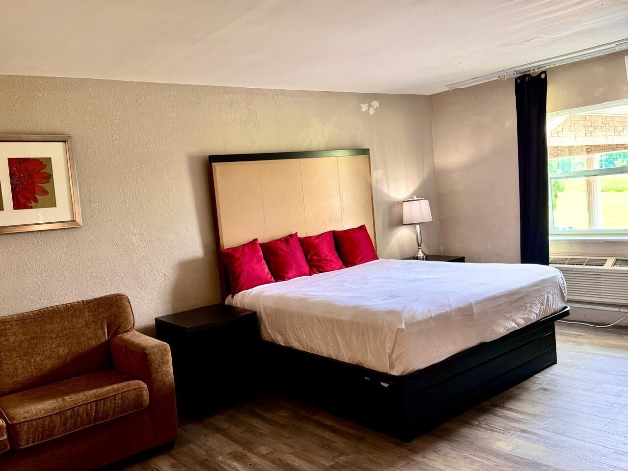 Suite, 1 King Bed with Sofa bed, Non Smoking