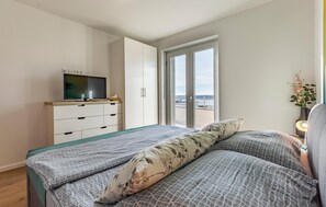 4 bedrooms, travel crib, free WiFi, bed sheets - Beautiful home in Medulin with sauna (Medulin)