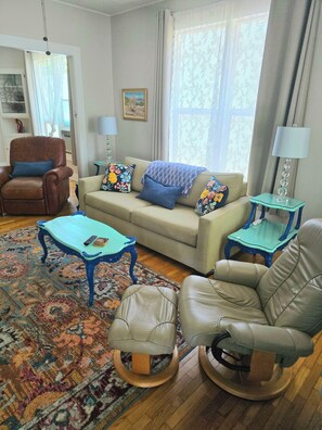 Smart TV, DVD player, video library