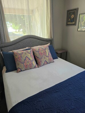 2 bedrooms, iron/ironing board, travel cot, free WiFi