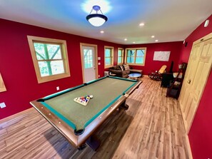 غرفة الألعاب