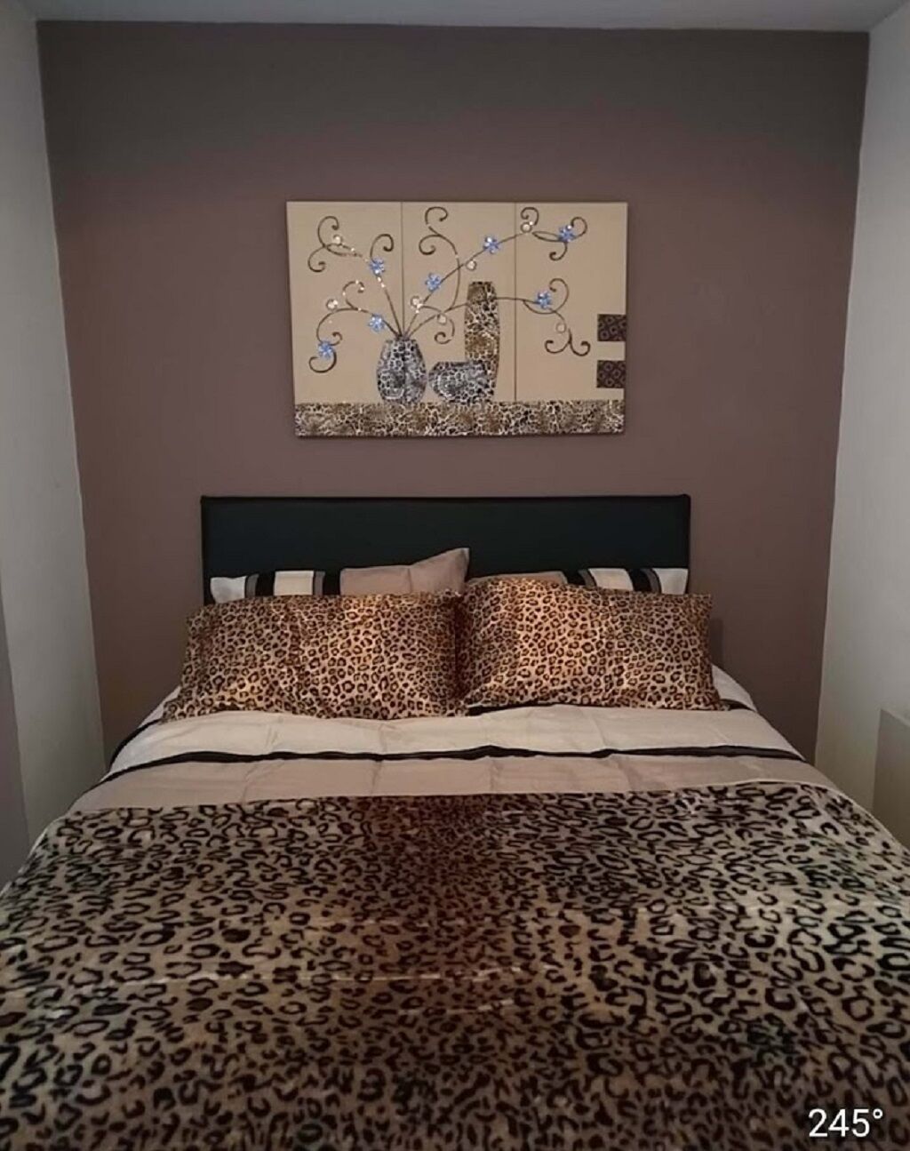 ☆New Spacious Mezzanine-Level Penthouse + Parking☆