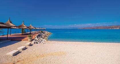 Superbe appartement Ă Njivice avec WiFi