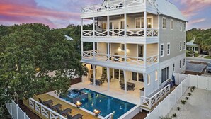 A two-story house with a large deck and a swimming pool. - Grayton Home with Pool, Rooftop Deck & Fire Pit (Santa Rosa Beach)