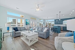 TV, DVD-spiller og bøker