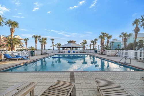 Sea Glass at Beachside | Pool | Tennis | My Beach Getaways