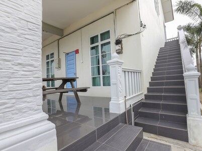 OYO 90135 Saujana Villa Cherok Paloh