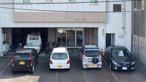 Exterior - Business Hotel Chateau Est Takamatsu (Takamatsu)