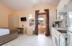 1 bedroom, free WiFi, bed sheets - Gorgeous apartment in Okrug Donji (Okrug Donji)