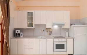 Fridge, oven, stovetop, dishwasher - Gorgeous apartment in Okrug Donji (Okrug Donji)