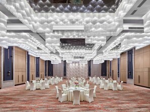 Banquet hall - Hangzhou Huaxia Center Hotel, Vignette Collection by IHG (Hangzhou)