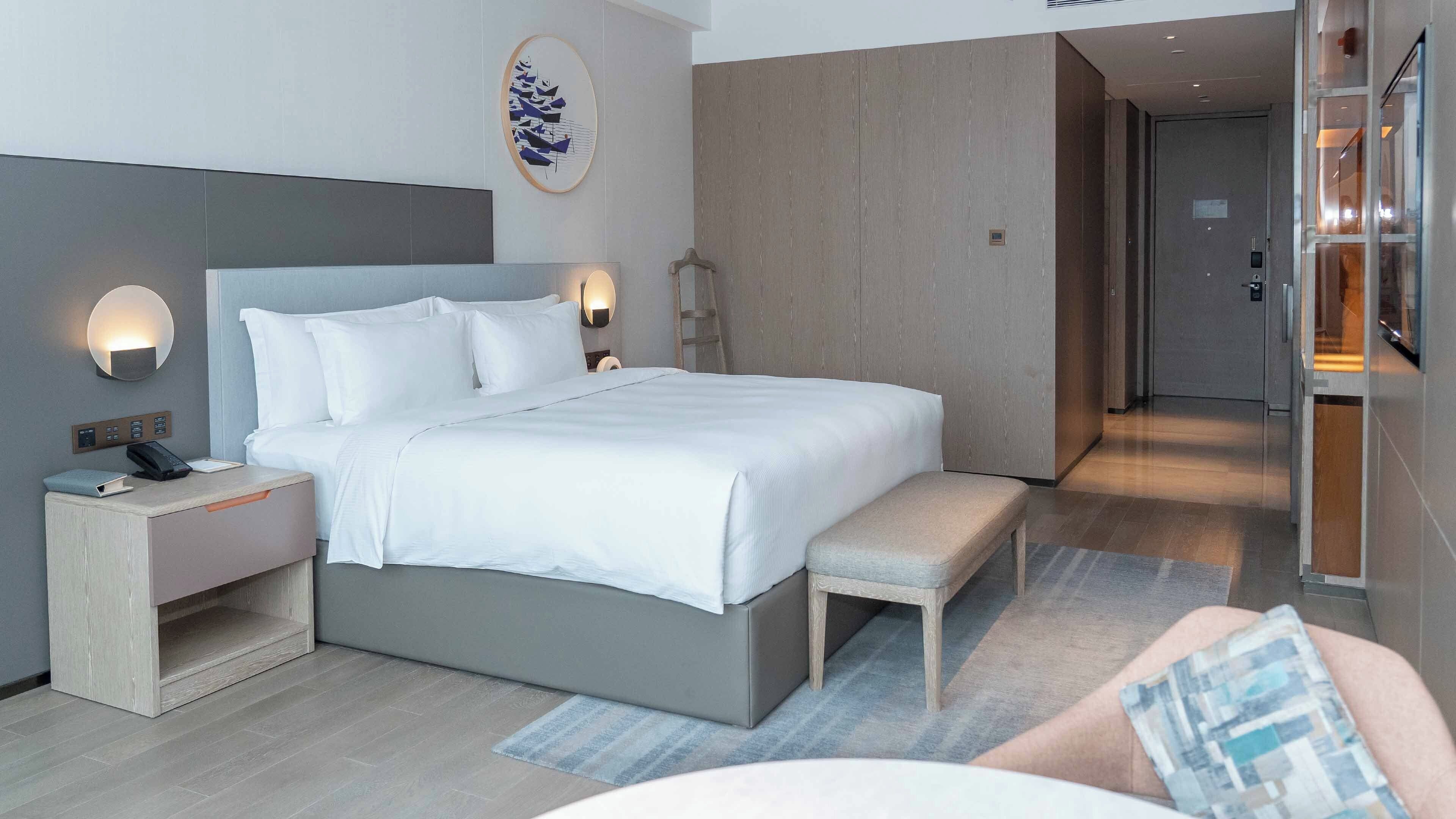 尊榮客房, 1 張特大雙人床, 無障礙 | 高級寢具、羽絨被、舒適  加層、免費迷你吧