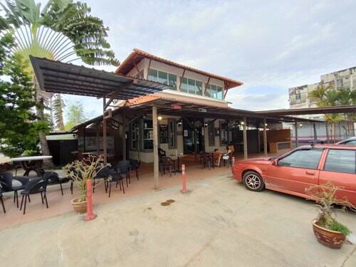 Cozzy Motel
