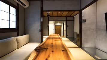Private Vacation Home | In-room dining