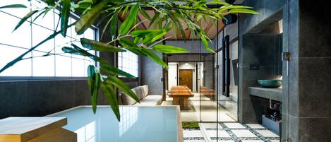 Casa de lujo (Private Vacation Home) | Tina de hidromasaje privada