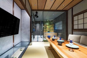 Private Vacation Home | Interior - KONJAKUSO Osaka Bentencho "HIKARIYUYA" Projection Mapping SPA (Osaka)