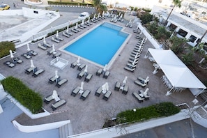 Outdoor pool - Vrissaki Hotel Apartments (Paralimni)