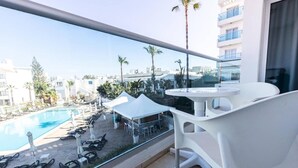 Pool - Vrissaki Hotel Apartments (Paralimni)