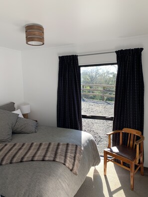 3 bedrooms, iron/ironing board, bed sheets