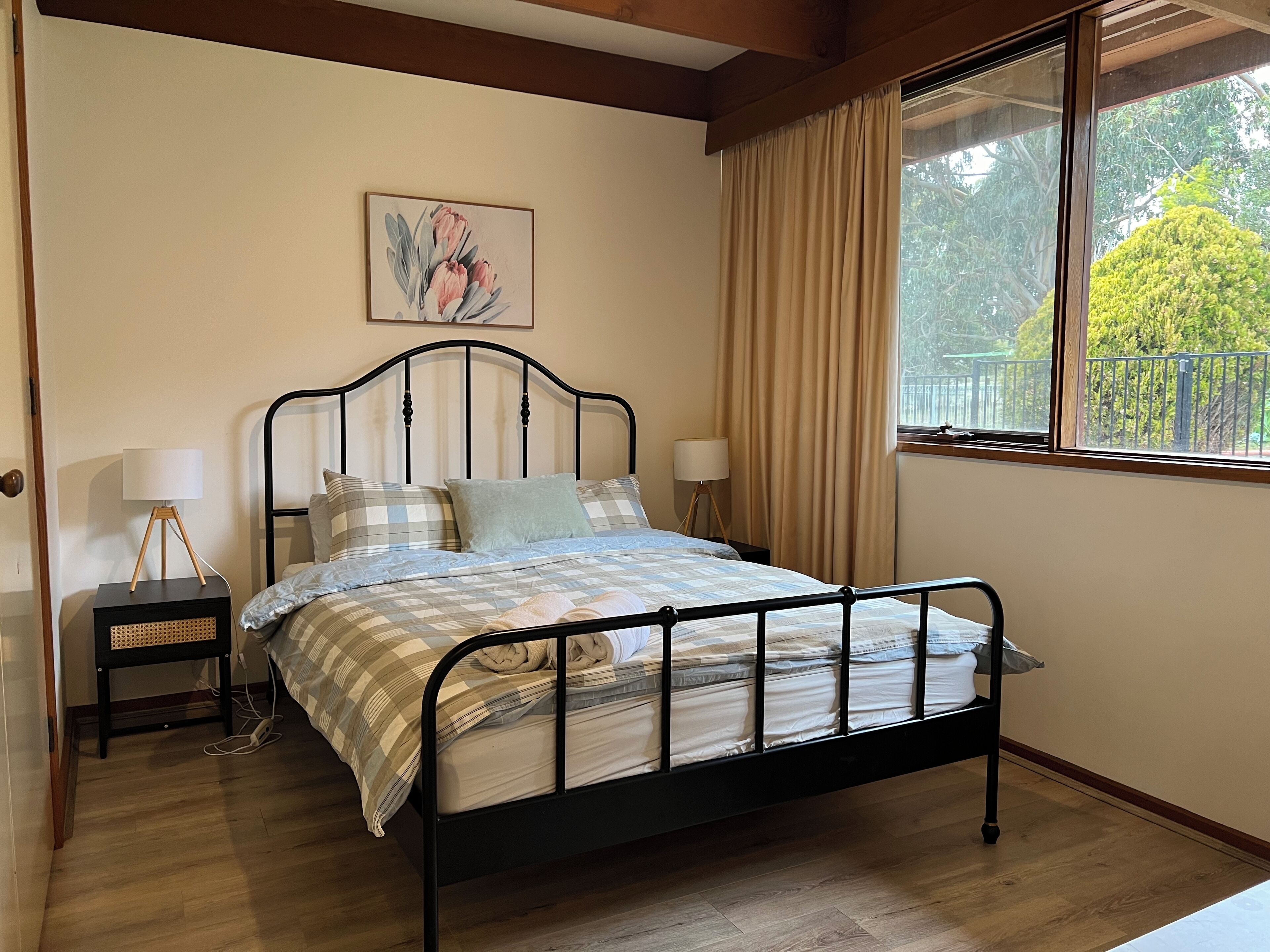 5 多间卧室 、办公桌、熨斗/熨衣板、免费 WiFi