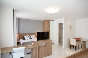 1 bedroom, in-room safe, desk, iron/ironing board