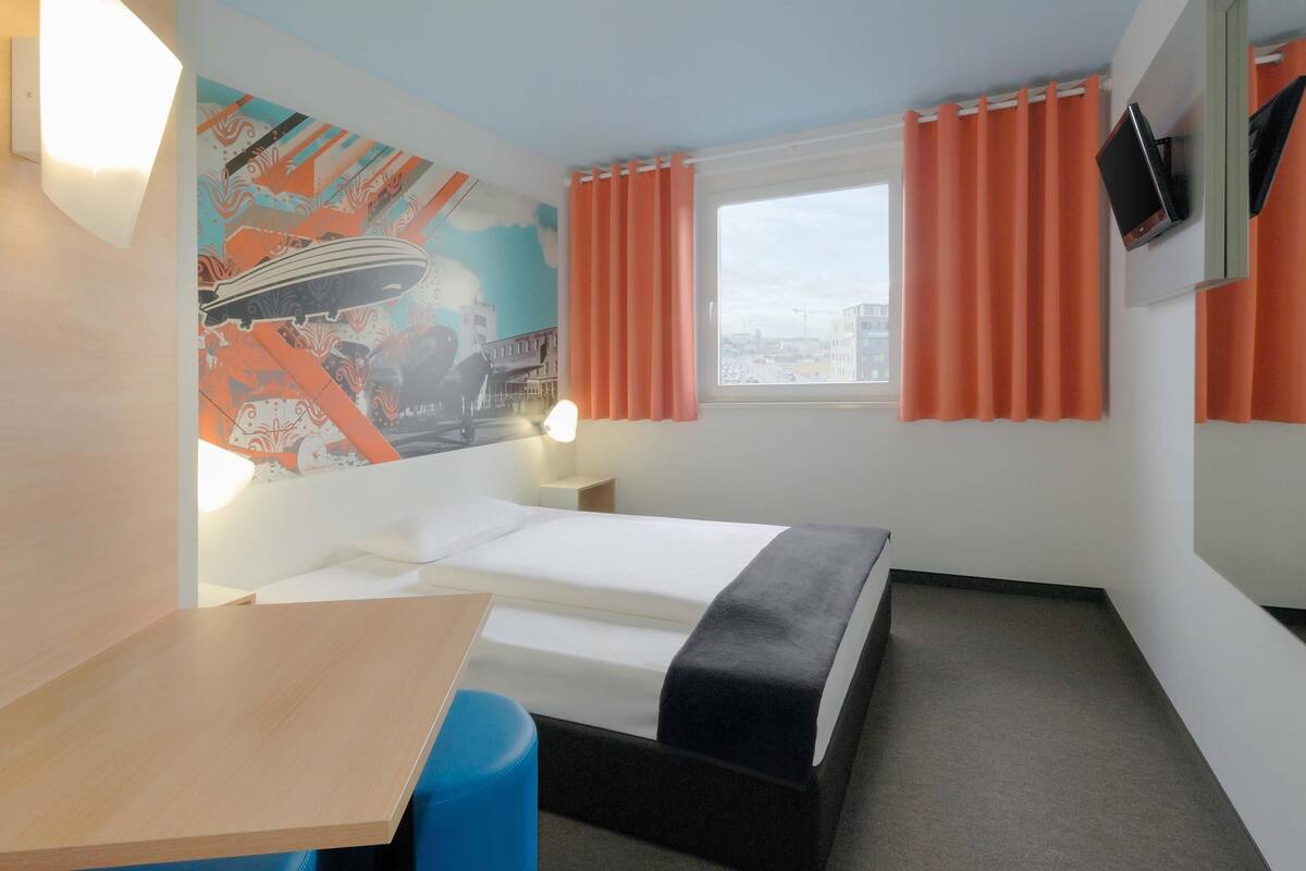 Double Room | Hypo-allergenic bedding, desk, soundproofing, free WiFi