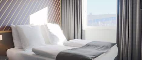 Premium Double Room | Hypo-allergenic bedding, desk, soundproofing, free WiFi