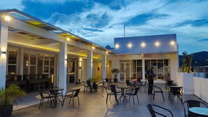 Se sirven desayunos, almuerzos y cenas