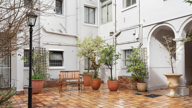 Courtyard - Marlborough Mansions 12 (Cape Town)