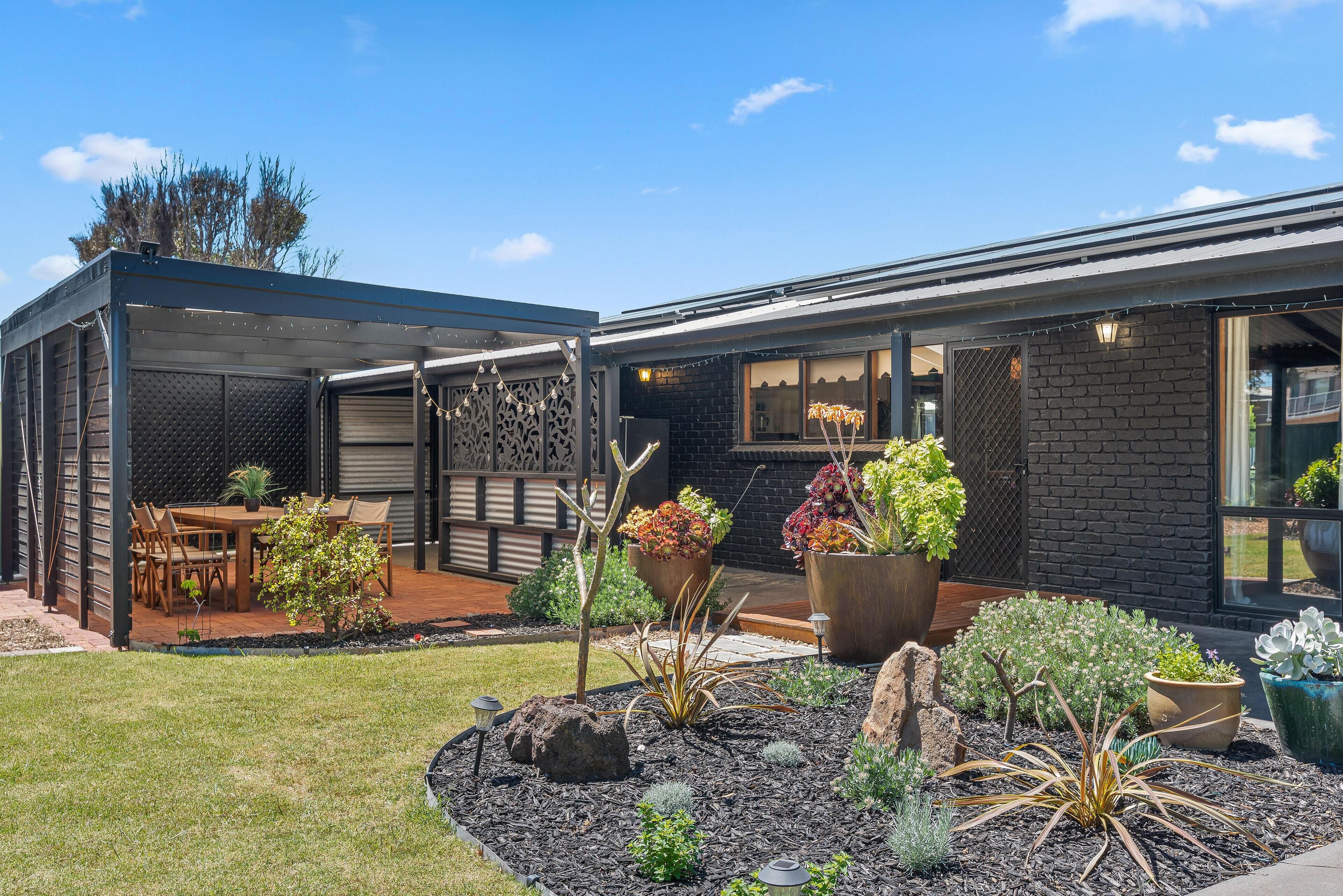 Black Pearl ~ Aldinga Beach - Flaunting Industrial-Chic Design with a Colourful Flair ~ C21 — image 4