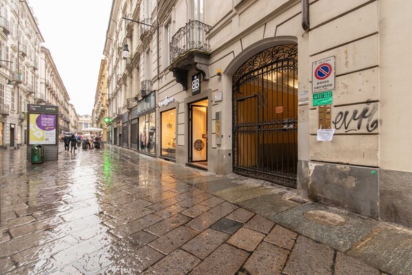 Property entrance - Charming Studio near Piazza Castello by Wonderful Italy (Turin)