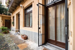 Property entrance - Charming Studio near Piazza Castello (Turin)