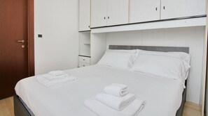 아파트 (1 Bedroom) | 다리미/다리미판, 무료 WiFi, 침대 시트