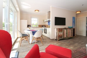 Dining - Modern first floor apartment with sauna and beach chair in the garden for 4 persons (Norden)