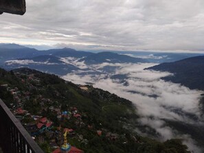 Balcony - 1 of best view property in Darjeeling (Darjeeling)