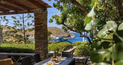 Villa Mirsini only a 3 minute walk from 2 beaches and the town of Korissia.