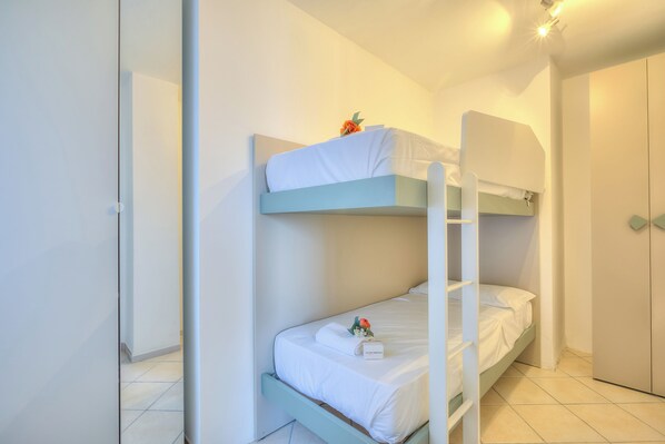 Apartamento estándar, varias habitaciones, mirando al mar (Il Suono del Mare - Sea Front) | 2 dormitorios, tabla de planchar con plancha, wifi y ropa de cama