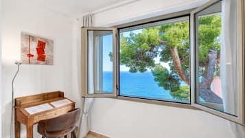 Standard Apartment, 2 Bedrooms, Air conditioning, Sea Facing (Il Suono del Mare - Sea Front) | Interior