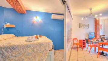 Standard Apartment, 2 Bedrooms, Sea Facing (Il Suono del Mare 200m from sea) | 2 bedrooms, iron/ironing board, WiFi, bed sheets