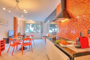 Standard Apartment, Multiple Bedrooms, Sea Facing (Il Suono del Mare - Sea Front) | Private kitchen