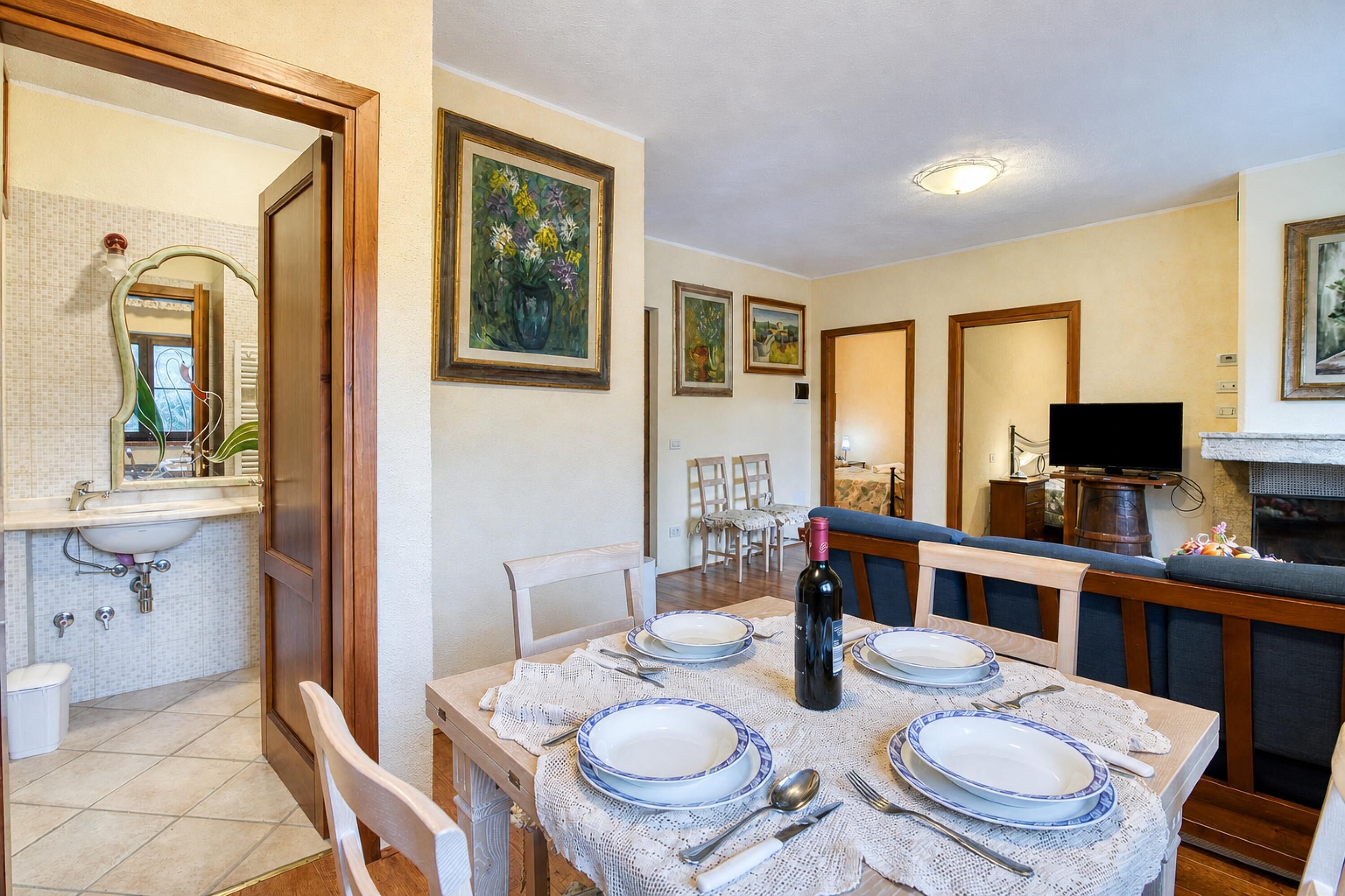 Perhehuvila, useita makuuhuoneita, takka (Tenuta Di Litiano With Pool) | Ruokailu