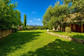 Villa familiar, varias habitaciones, chimenea (Tenuta Di Litiano With Pool) | Áreas de la propiedad