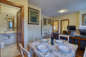 Family Villa, Multiple Bedrooms (Tenuta Di Litiano With Pool) | Dining - Tenuta Di Litiano With Pool (Roccastrada)