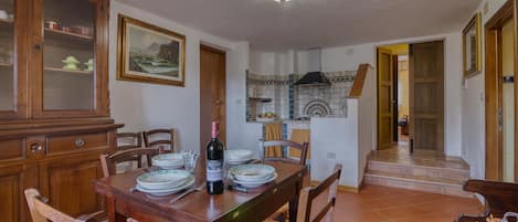 Perhehuvila, useita makuuhuoneita (Tenuta Di Litiano With Pool) | Ruokailu