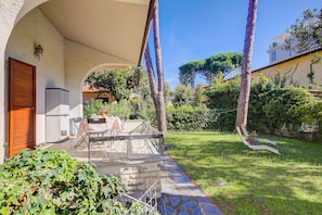 Family House, Multiple Bedrooms, 2 Bathrooms, Sea Facing (Casa Maddalena al Mare 600m from sea) | Outdoor dining - Casa Maddalena al Mare 600m From sea (Pietrasanta)
