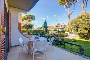 Family House, Multiple Bedrooms, 2 Bathrooms, Sea Facing (Casa Maddalena al Mare 600m from sea) | Outdoor dining - Casa Maddalena al Mare 600m From sea (Pietrasanta)